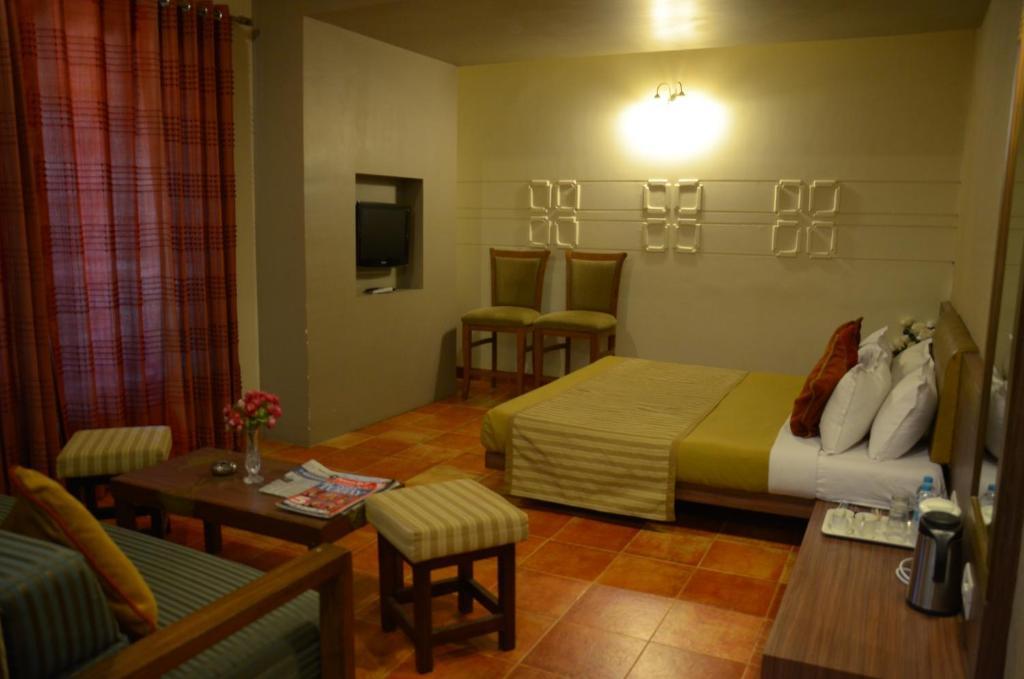 Hotel Chandralok Lonavala Bilik gambar