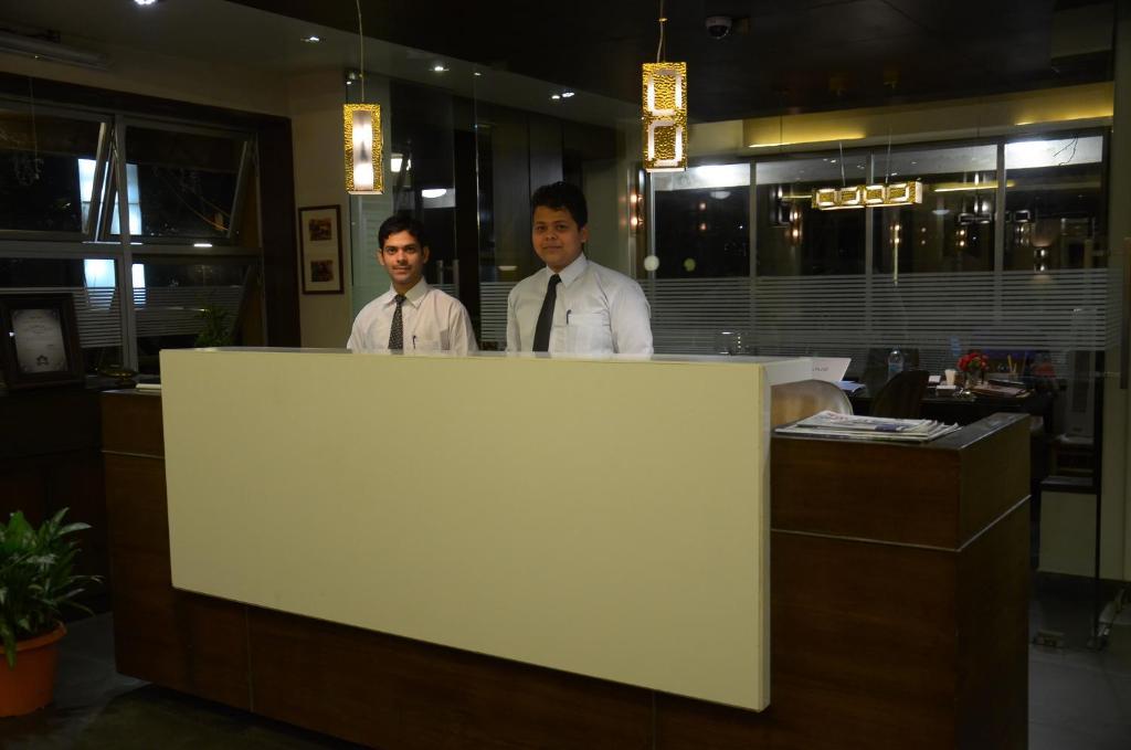Hotel Chandralok Lonavala Luaran gambar