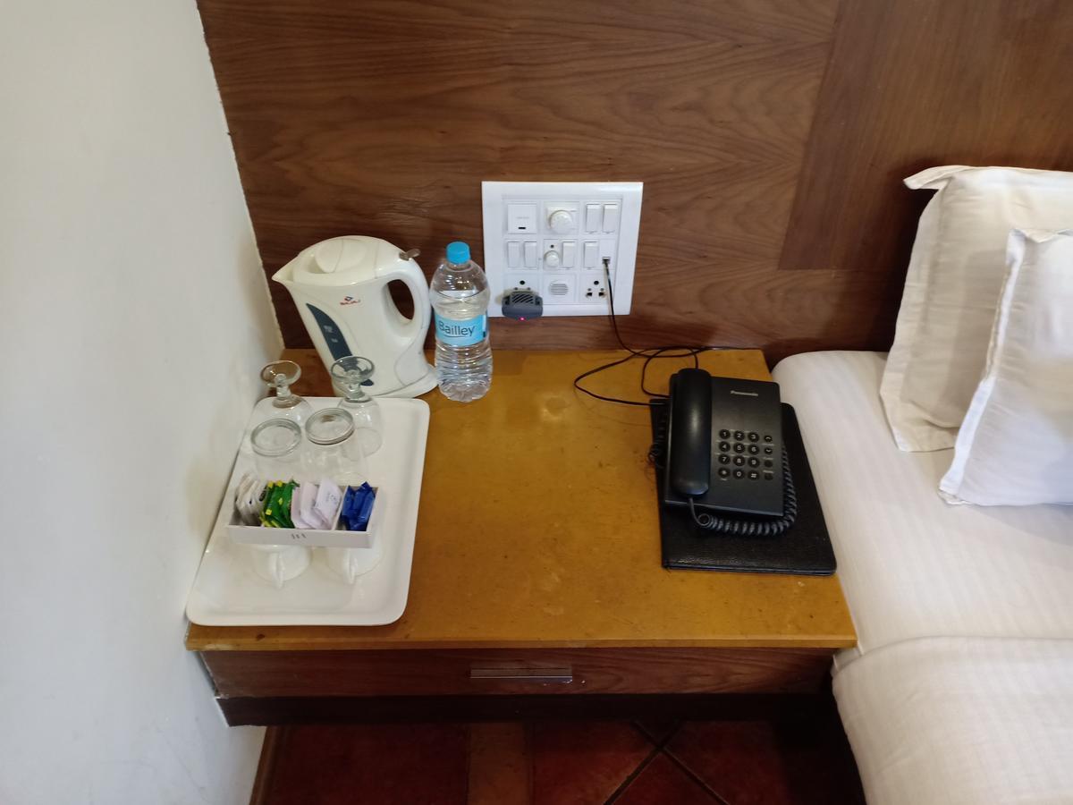 Hotel Chandralok Lonavala Luaran gambar