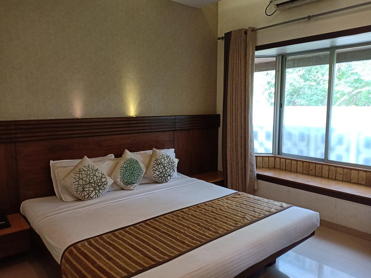 Hotel Chandralok Lonavala Luaran gambar