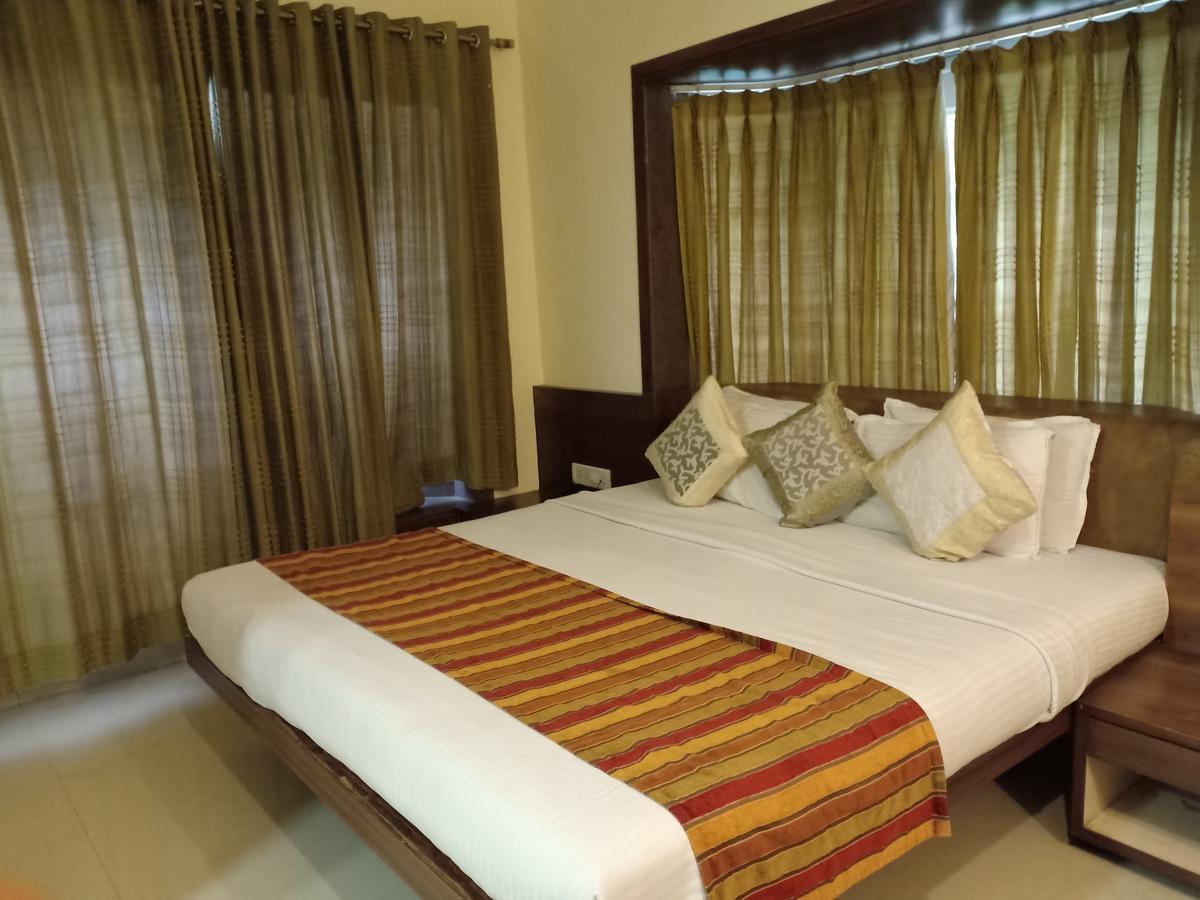 Hotel Chandralok Lonavala Luaran gambar