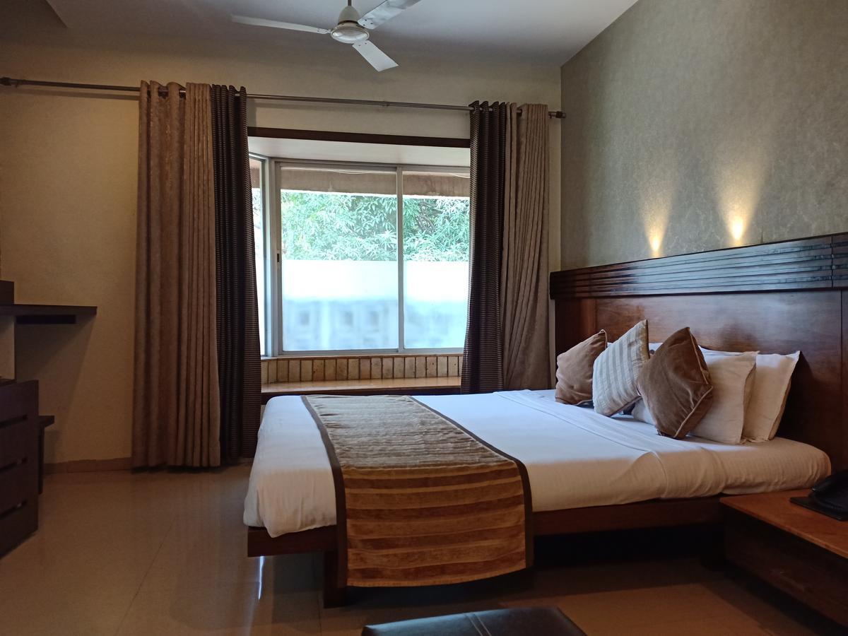 Hotel Chandralok Lonavala Luaran gambar