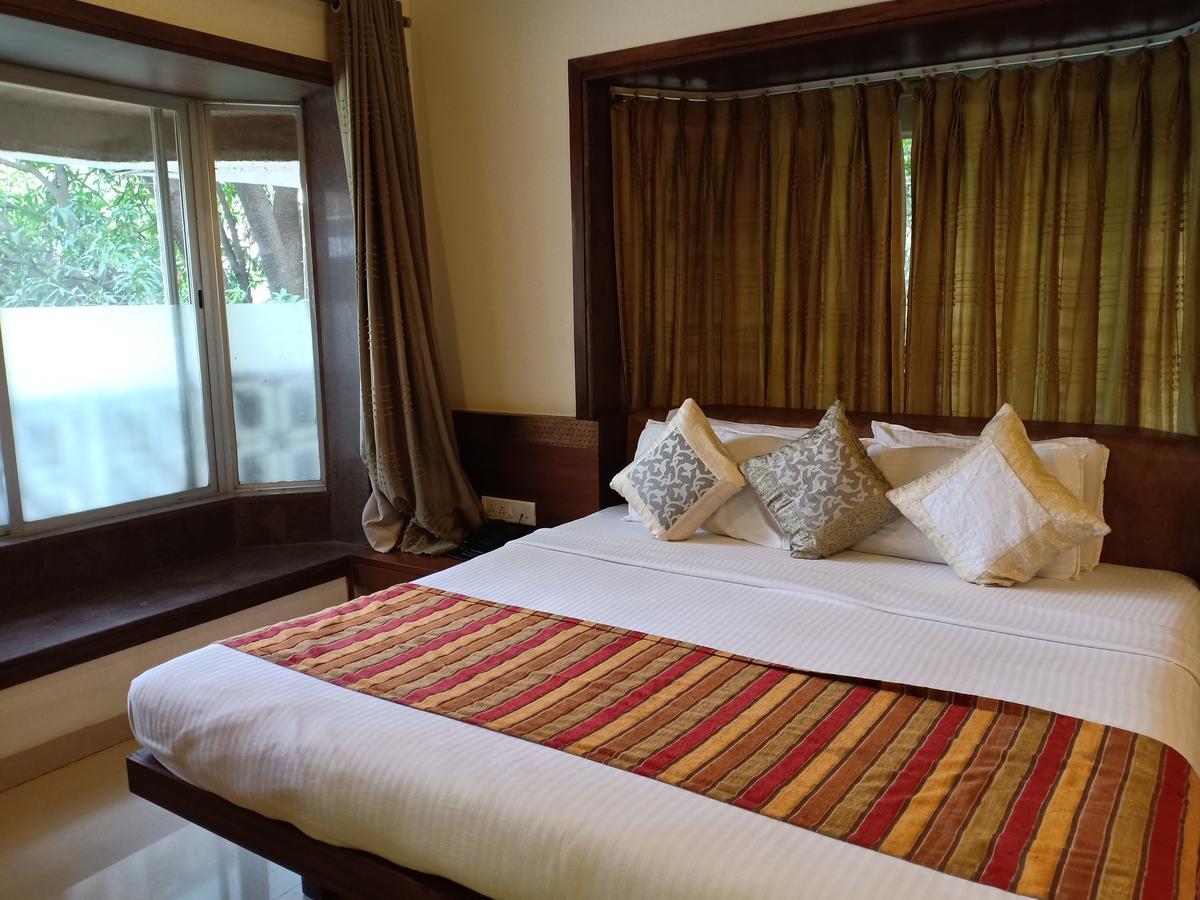 Hotel Chandralok Lonavala Luaran gambar