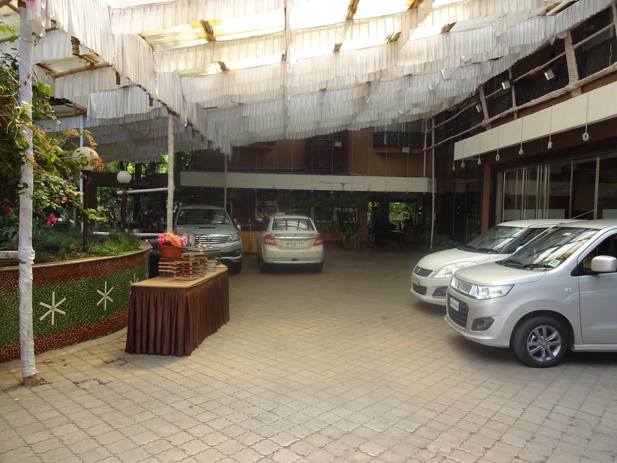 Hotel Chandralok Lonavala Luaran gambar
